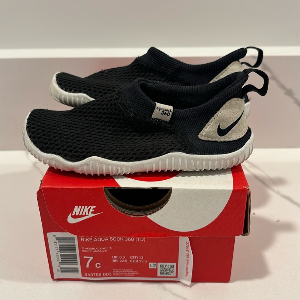 Nike Kids Black and White Aqua Sock 360 Slip-On Shoes